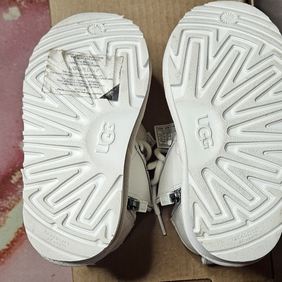 UGGS (TODDLER)(NUMEL2 (LNWOT) - Picture 6 of 10